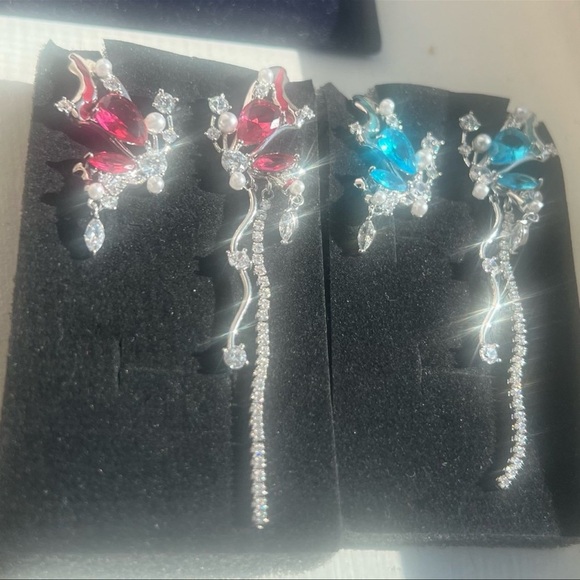 Gorgeous new sapphire shades asymmetrical butterfly silver earrings #272 - Picture 8 of 12